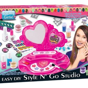 Totally Girlie – Easy Style N' Go Nails Studio DIY Crafts Kit – Totally Girlie Totally Girlie - Easy Style N' Go Nails Studio DIY Crafts Kit Totally Girlie Art & Craft